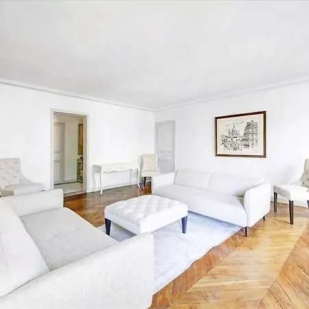 Apartment 1br Montaigne Champs Elysee Paris